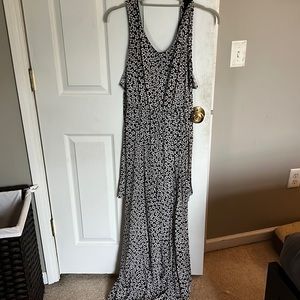Flower patterned jumpsuit. Super comfortable. Good condition.
